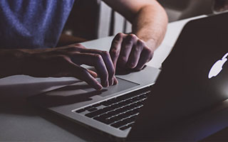 热点:假设投资人有资金100万元-国常会：研究建立健全涉企收费长效监管机制有关举措